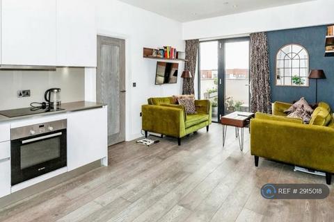 2 bed flat/apartment for rent in Bath Road, Slough, SL1