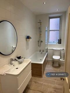 1 bedroom in a flat share to rent, Beaumont Avenue, London, W14