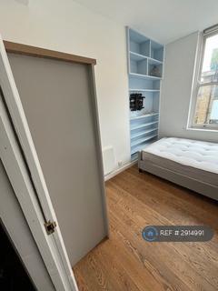 1 bedroom in a flat share to rent, Theobalds Road, London, WC1X