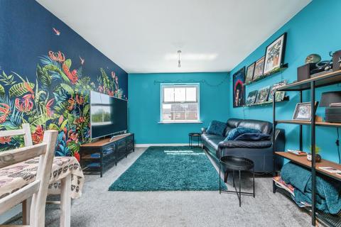 2 bedroom flat for sale, Alchester Court, Towcester, NN12