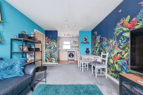 2 bedroom flat for sale, Alchester Court, Towcester, NN12