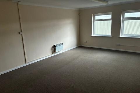 Warehouse to rent, Unit 18A County Rd Brackley NN13 7AX