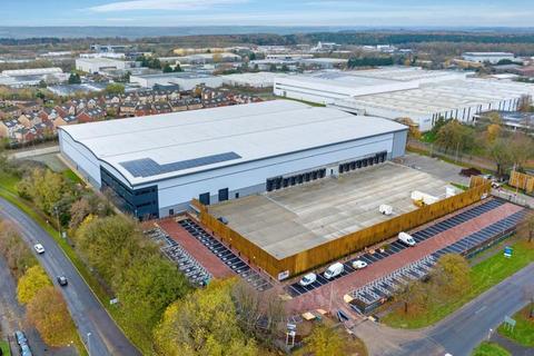 Distribution warehouse to rent, Earlstrees Rd Corby NN17 4AZ