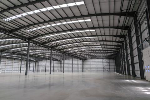 Distribution warehouse to rent, Earlstrees Rd Corby NN17 4AZ