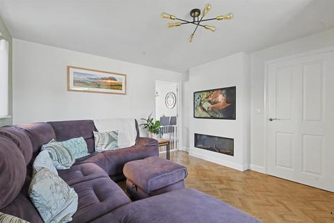2 bedroom semi-detached house for sale, Malyons Lane, Hockley SS5
