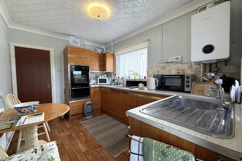 2 bedroom semi-detached bungalow for sale, off Ffordd Caergybi, Pentre Berw, Anglesey, LL60