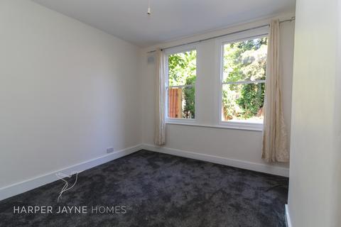 2 bedroom maisonette for sale, Perth Road, London