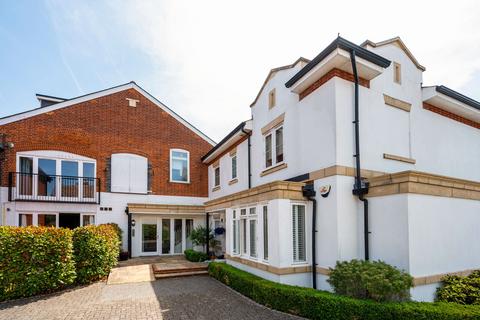 1 bedroom flat for sale, Newark Lane, Ripley, Woking, GU23
