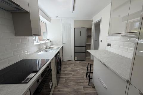 2 bedroom ground floor flat for sale, Lee Court, Cardiff