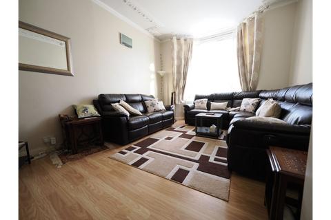 4 bedroom terraced house for sale, East Avenue, London, E12