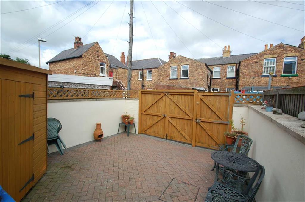 Ramsey Street, Scarborough, North Yorkshire, YO12 3 bed terraced house