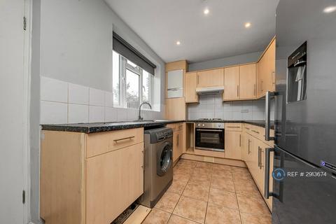 2 bedroom terraced house to rent, Trelawney Avenue, Slough, SL3