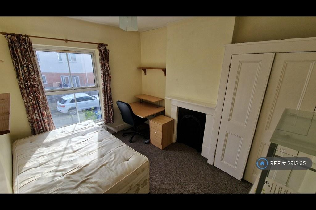 House in Southampton, Bevois Valley, St Denys - More