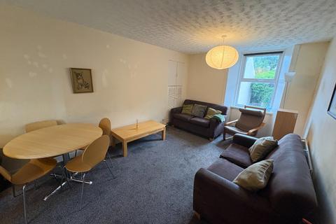 4 bedroom flat to rent, Upper Bridge Street, Stirling Town, Stirling, FK8