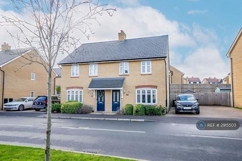 3 bedroom semi-detached house to rent, Harlequin Crescent, Bedford, MK42