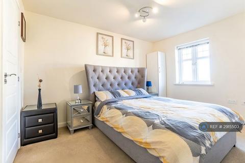 3 bedroom semi-detached house to rent, Harlequin Crescent, Bedford, MK42