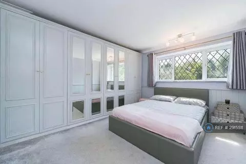 3 bedroom semi-detached house to rent,