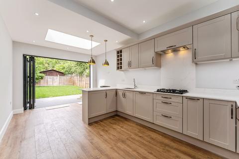 3 bedroom terraced house for sale, Squires Lane, London, N3