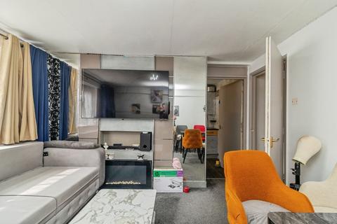 1 bedroom flat for sale, Cleavers Avenue, Conniburrow, Milton Keynes, Buckinghamshire, MK14
