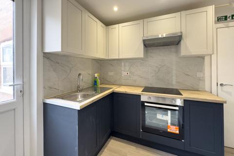 Studio to rent, Mead Road, Edgware, HA8