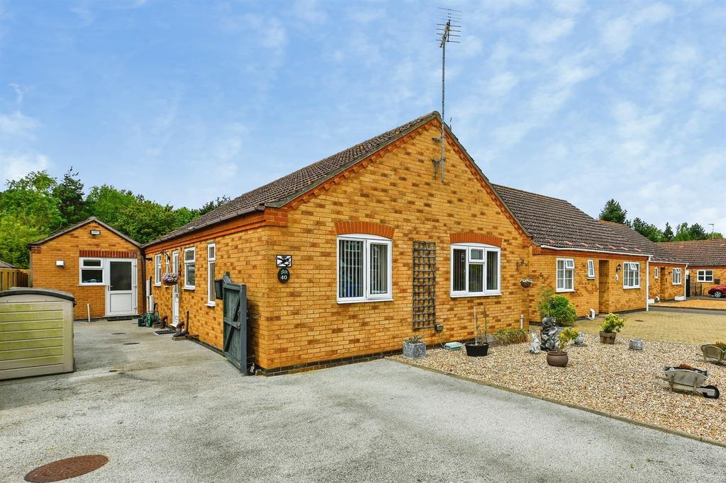 3 bedroom detached bungalow for sale