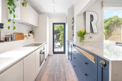 4 bedroom semi-detached house for sale, Tewkesbury Avenue, London, SE23