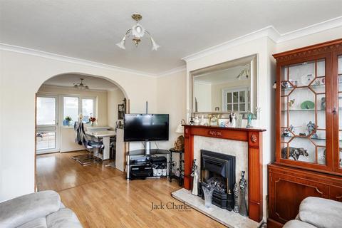 3 bedroom semi-detached house for sale, Fleming Way, Tonbridge
