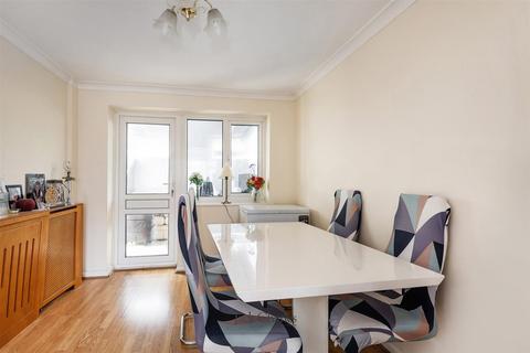 3 bedroom semi-detached house for sale, Fleming Way, Tonbridge