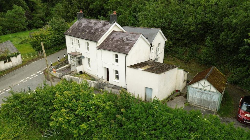 Charming 5 bedroom Smallholding in Llandysul
