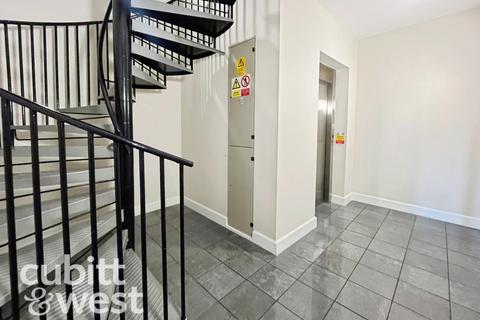 2 bedroom flat to rent, DEPOSIT ALTERNATIVE AVAILABLE Gunwharf Quays Portsmouth PO1