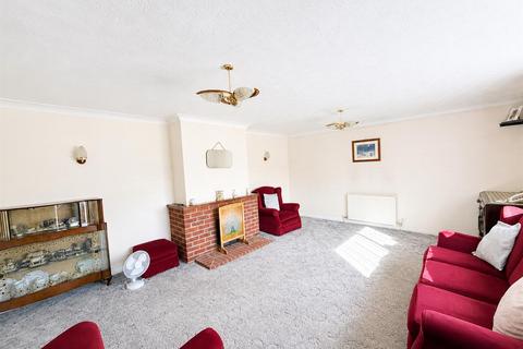 2 bedroom detached bungalow for sale, St Georges Close, Hook End, Brentwood