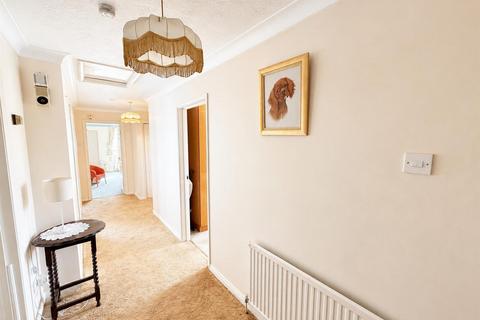 2 bedroom detached bungalow for sale, St Georges Close, Hook End, Brentwood