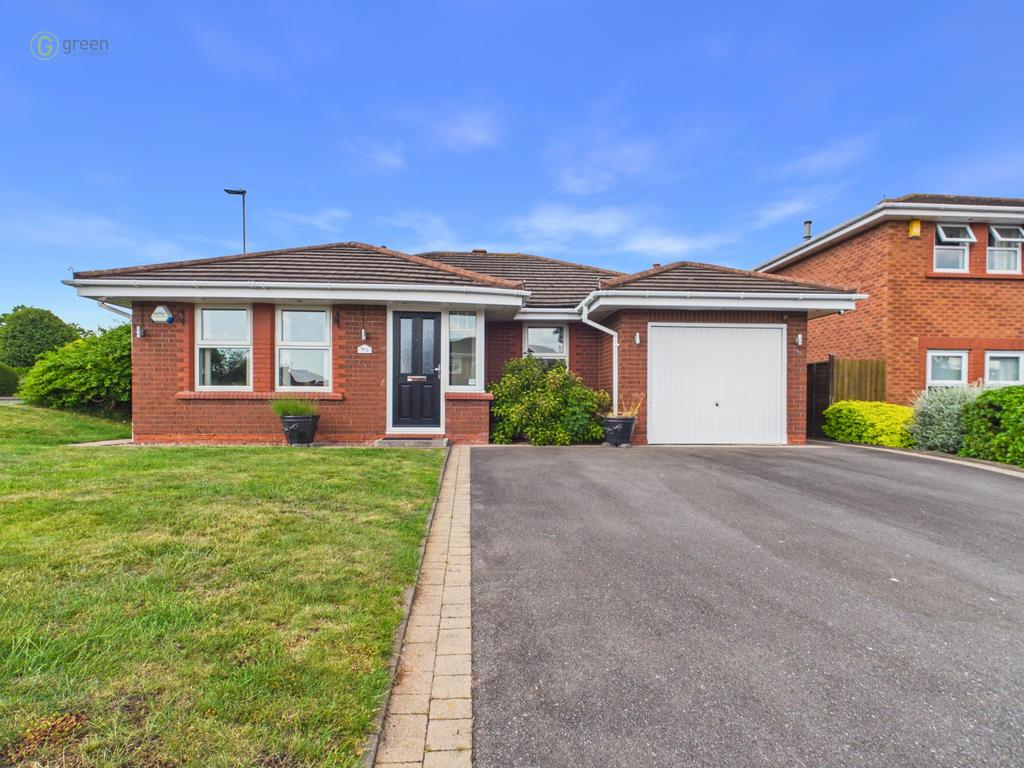 Lawnswood, Sutton Coldfield, B76 2 bed detached bungalow for sale - £ ...