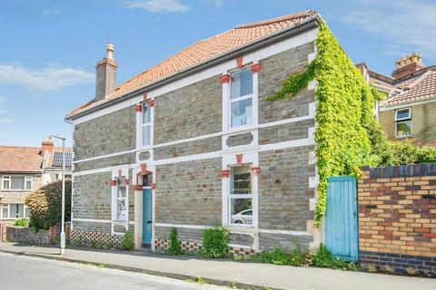 4 bedroom end of terrace house for sale, Robertson Road, Greenbank, Bristol BS5 6JT