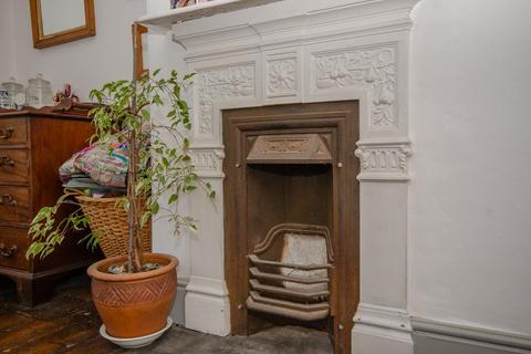 4 bedroom end of terrace house for sale, Robertson Road, Greenbank, Bristol BS5 6JT