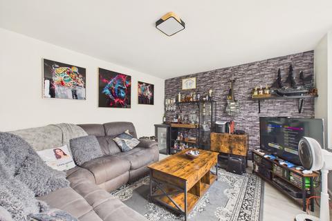 2 bedroom flat for sale, Park Road, The Cedars Park Road, NE4