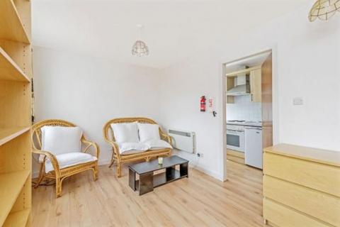 1 bed flat/apartment for rent in Winram Place `Annex`, Fife