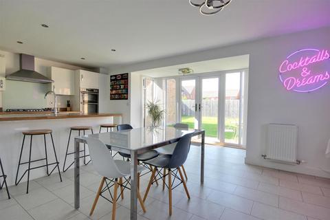 5 bedroom detached house for sale, Stromberg Street, Anlaby, Hull