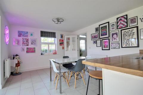 5 bedroom detached house for sale, Stromberg Street, Anlaby, Hull