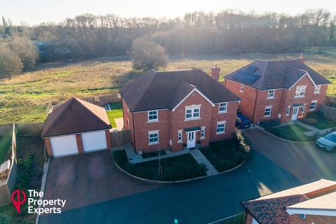 5 bedroom detached house for sale, Canberra Lake Way, Reading, RG10