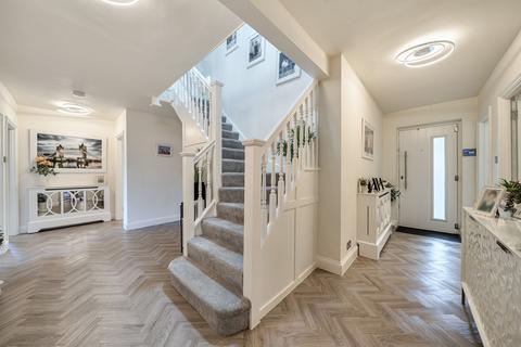 4 bedroom detached house for sale, Woodwaye, Watford, Hertfordshire
