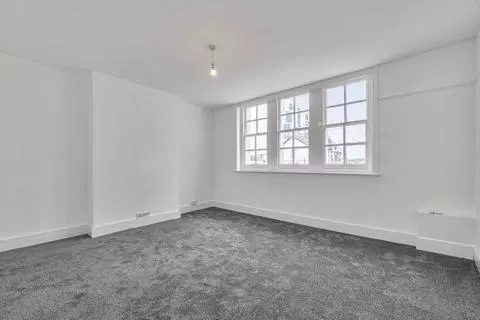 2 bedroom maisonette to rent – pohled 2