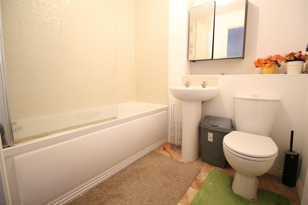 House in North Tyneside, Lime Gardens, Holystone - View 6