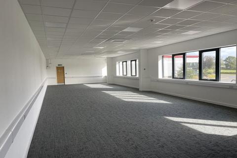 Warehouse to rent, Unit 1129 Silverstone Park, Buckingham Rd Silverstone NN12 8FU