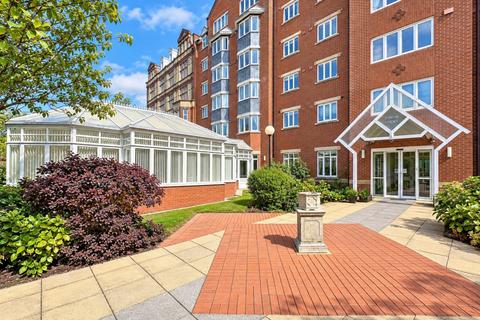 2 bedroom apartment for sale, Forum Court, Southport PR8