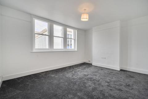 2 bedroom maisonette to rent, High Street, Bromley, BR1