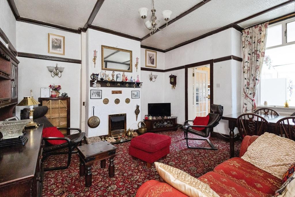 House in Tameside, Greater Manchester - View 5