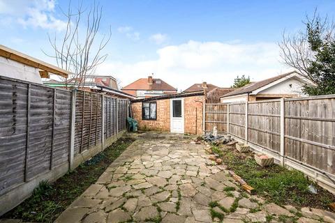 4 bedroom end of terrace house for sale, Hall Road, Isleworth TW7
