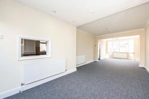 4 bedroom end of terrace house for sale, Hall Road, Isleworth TW7