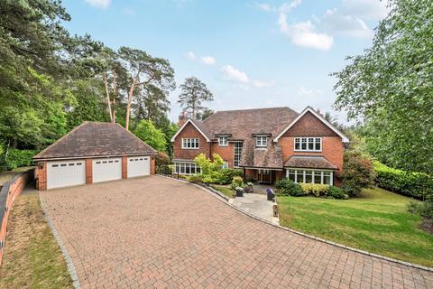 5 bedroom house for sale, Parklands Close, Lower Bourne, Farnham, GU9